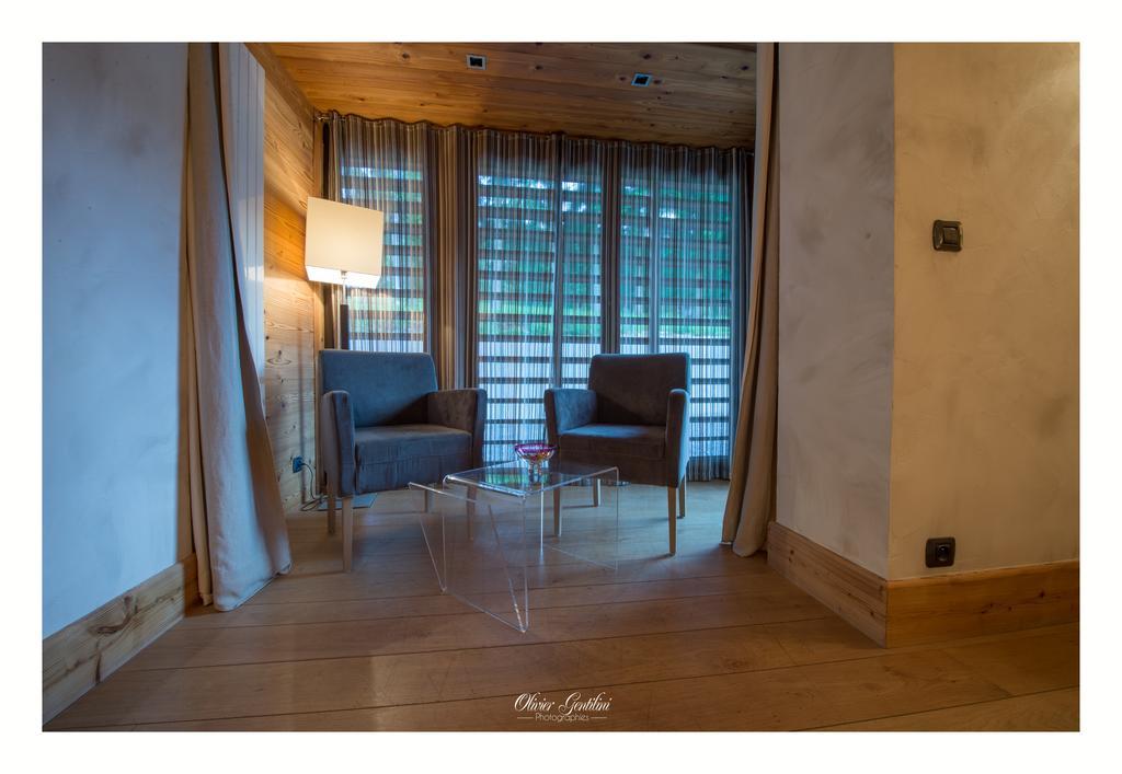 Hotel Restaurant Les Alisiers Lapoutroie Oda fotoğraf